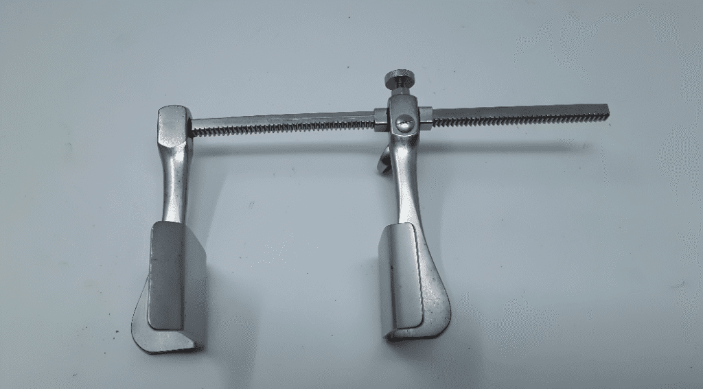 Tuffier Rib Spreader in Thoracic Surgery