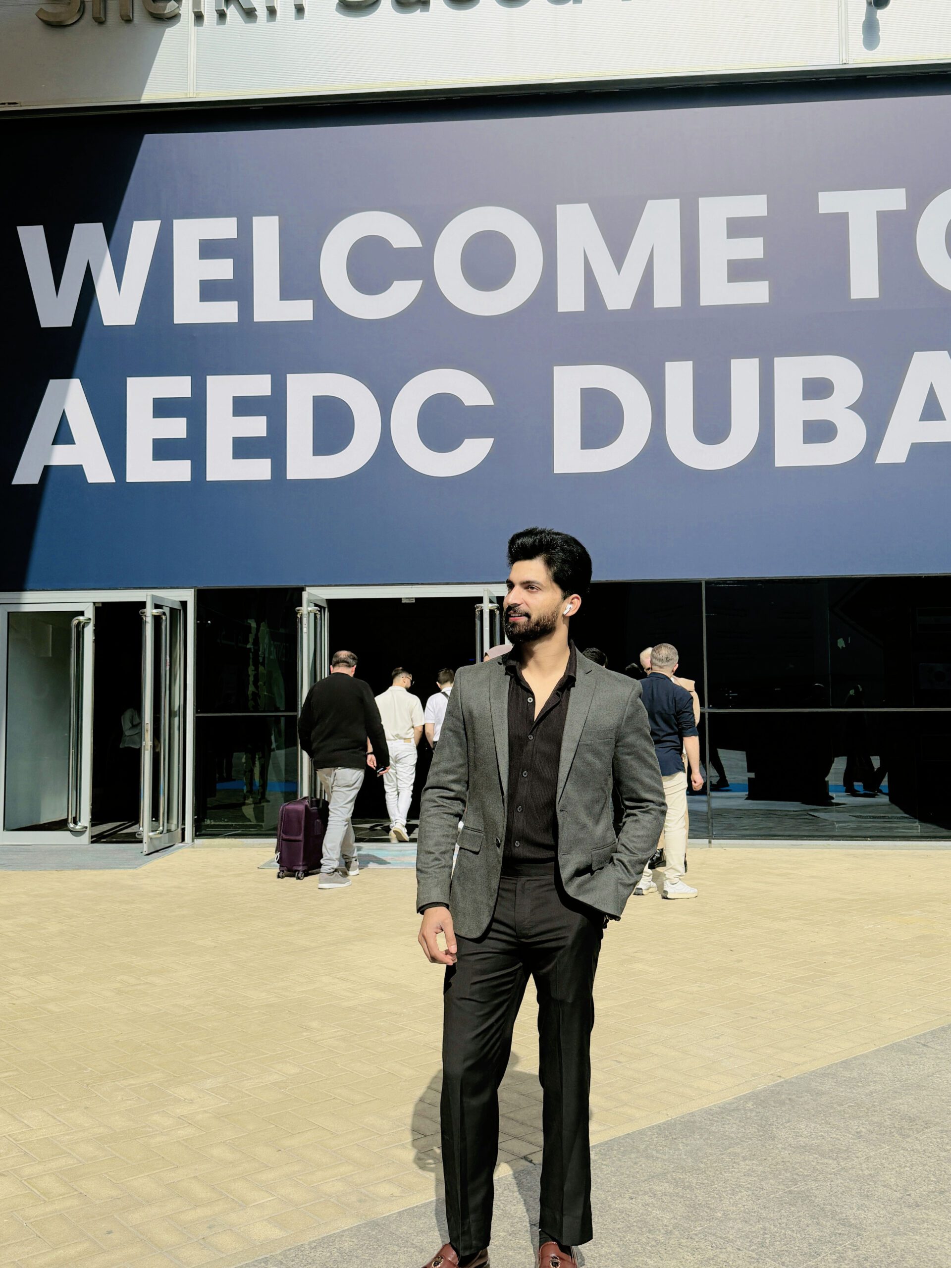 Hasni Surgical at AEEDC Dubai Dental Exhibition - dental instrument manufacturer Sialkot